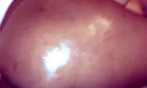 Apprendre à la Fille aux Gros Seins et Gros Cul à Sucer la BBC et Se Faire Baiser sur Caméra