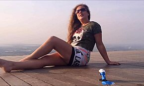 Kellenzinha ukazuje svoju veľkú zadok šukanú análne starým chlapom 😍