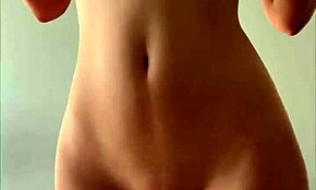 Søde pige Maiskii rører sig selv med intens solo-leg for ultimativ nydelse