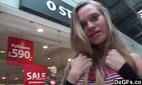 Dagfs - rubia 18+ se mete dedos en salón bronceado. Juego solo vira a anal salvaje.