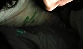 Morrita sa vkradne do mojej postele, dá mi divokú lásku, tá kurva