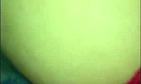 Mama vitregă sexy filmează video-uri și tânjesc zilnic după curul ei uluitor