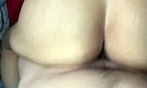 18 साल की कोलंबियन लड़की को लेटाकर वाइल्ड चुदाई की और हॉट क्रीमपाई दिया