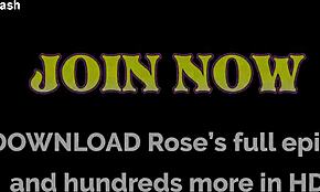 Spinner asiatique aux petits seins se fait baiser dur par un groupe, finissant par un facial collant