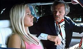 Sexy ragazza tatuata Alyssa Branch riceve azione