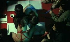 Fruns stora vita röv fingras i fitta och tight arsle