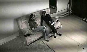 야, 이 아마추어 커플의 환상적인 전희와 소파 등 마사지 봐야 해!