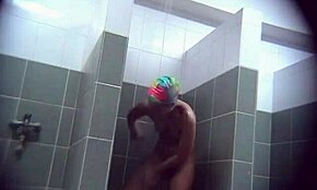 Magrela com peitos empinados, vai se masturbar ou não?