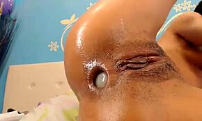 와, 이 뒤틀린 브루넷이 애널 비즈로 벌어짐! 😍