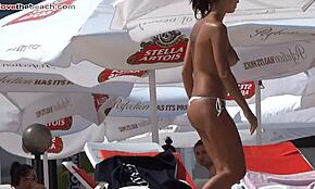 Hei iubite, îți place cum mă joc cu pizda în ciorapi negri??