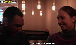 Pobral sem to punco v baru in videl njene majhne joške