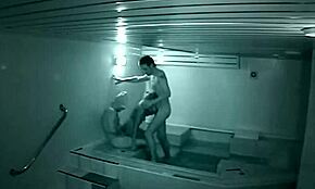 Uhh, cam nascosta ha beccato due fidanzate con un cazzo hot