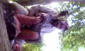 स्वादिष्ट ब्रूनेट बेब बाहर लड़के के साथ हॉट मिशनरी सेक्स में लगी.