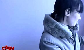 Yo, min listiga ex gnider sin fitta med en anka-leksak! 🛁