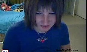 Şu büyük memeli kaltak kameralı videoda mallarını sergiliyor! 😍