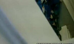 omg, 긴 갈색 머리 창녀가 화장실에서 엉덩이 세게 박힐 거야! 😍