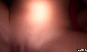 걸레 같은 전 여친과 친구가 운 좋은 남자들 자지 빨아줘! 😜