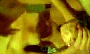 Hej, min ljushåriga amatör-flickvän är redo för en hård smisk