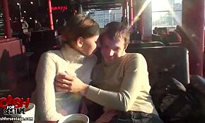 Miluju, jak moje drobná 18+ ex uzavírá oči při orálu