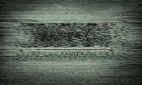 Сексуальная шлюшка раздевается и сосет огромный жирный хуй