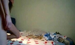 Slank eks-kjæreste blir smekket av ny kjæreste i doggystyle cowgirl knulling