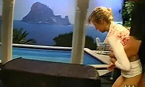 这些荡妇狂野群交后被尿和精液浸湿