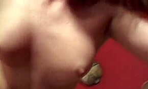 Lockerer Babe lässt Mann ihre Wünsche erkunden