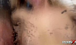 واو! شاهد هذه الشقراء في الجوارب تتعرض لفيستينغ قاسي الآن!