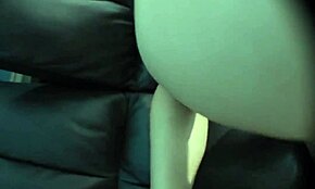 Ta dzika para kochanków zna się na pracy z napalonymi językami