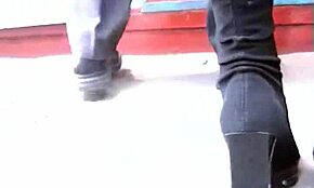 ¡Joder! Bombón guapísima enseña bragas sexys en cámara oculta upskirt