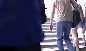 Câmera escondida pega jovem morena mostrando calcinha na loja