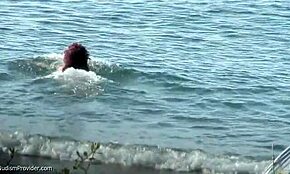 O bože, ne mogu opisati koliko je vruće moje kovrdžavo MILF nudist telo na kameri!