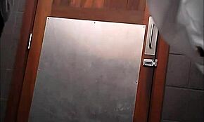 מצלמה נסתרת מצלמת כוס מזיינת מפשירה בפרטים חדים