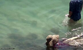 Gast Domineert En Neukt Zijn Onderdanige Nudist Vriendin In Het Water