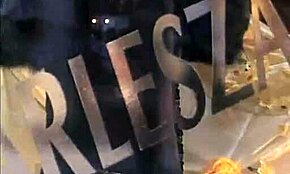 Ретро лесбийский клип с Anita Dark ножницами с подругой в парной сауне