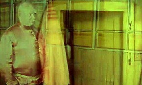 بلوند تتمايل بجنون قبل زب قديم عنيف