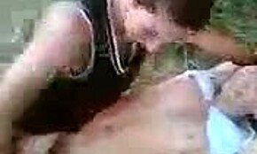 אוי אלוהים, הסשן החוץ הקינקי הזה הפך פרוע ממש מהר! 😜