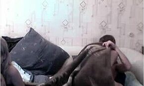 Zwei perverse russische Paare tauschen und ficken hart auf Webcam