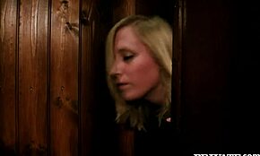 Satine Spark møter uventet møte i kirke-gloryhole POV