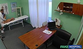 Gospodyni domowa idzie na kontrolę, ale dostaje dziką palcówkę w gabinecie lekarskim