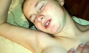 Pretty-faced girlfriend stars in a steamy homemade clip