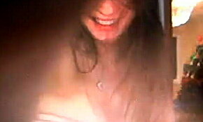 फ्लेक्सिबल टीं 18+ पेटाइट 18+ बॉडी को वेबकैम पर मस्तरबेट करती है, मुझे और शो करो