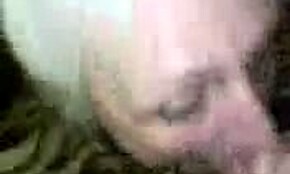 Amateur-Oma bekommt ein klebriges Sperma-Gesicht in ihrem hausgemachten Oral-Clip. Sie liebt jeden Tropfen auf Kamera!