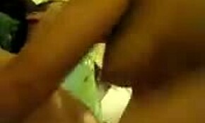 Tinédzser barátnőt dugnak otthoni videóban!