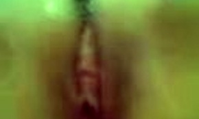 Hey, bu amatör rus tatlı kızın büyük ıslak kıllı amını yakın çekimde tıraş etmesine bak