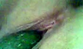 يا جماعة، شوفوا إزاي بحشي كسي بالخيار الضخم ده