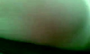 Черт! Бойфренд играет с тугой киской спящей девушки 😈