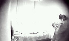 Ragazza stupenda scopata forte in clip amatoriale con camera nascosta. Coppia russa impazzisce!