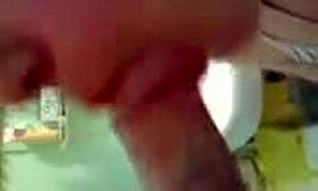 Iubită perfectă 18+ tachinează iubit cu muie la apropiere