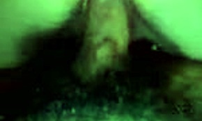 Sladka pofukana in močno prstana v surovem amaterskem filmu